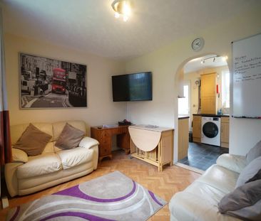 108 Caernarfon Road - Photo 1