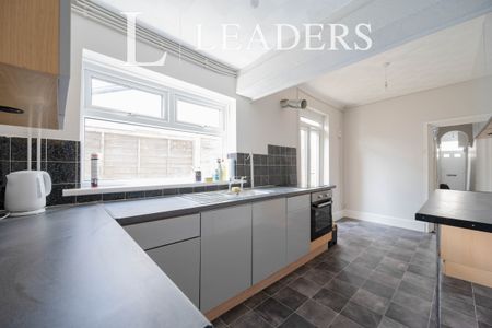 3 bedroom house to rent Trevor Road, PO4 - Photo 5