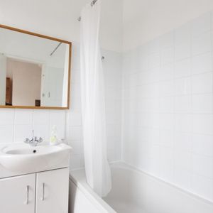 1 Bed Flat - Bonchurch Road, Brighton - £775.00PCM - Photo 2