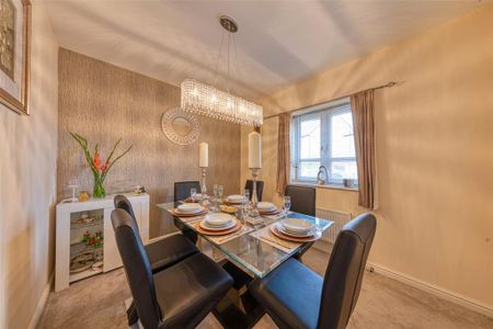 5 bedroom detached house to rent - Photo 2