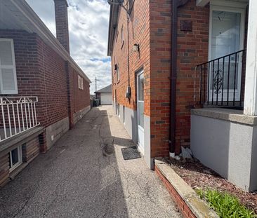 For Lease - 62 Richardson Avenue, Toronto, Ontario - Photo 2