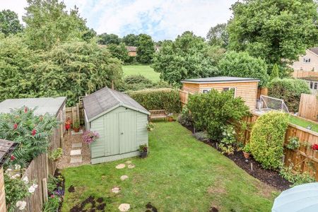 3 bedroom semi-detached house to rent - Photo 5