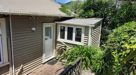 Fantastic Top storey flat - Photo 3