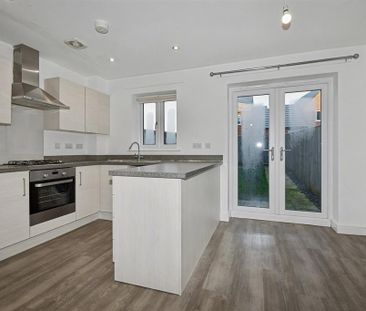 2 bedroom semi-detached house to rent - Photo 4