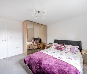 4 bedroom detached house to rent - Photo 4