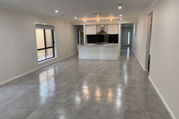 Beautiful Family Home - Photo 1