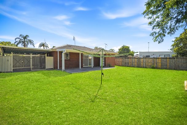 Beautifully Presented Home on Thomas Street! - Photo 1