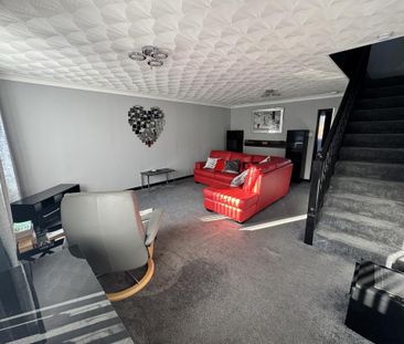 3 bedroom end of terrace house to rent - Photo 1