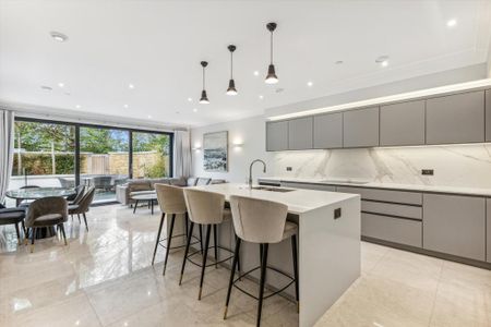 6 bedroom detached house to rent - Photo 5