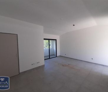 Location Appartement 1 pièce 28m² ST PIERRE 97410 - Photo 2