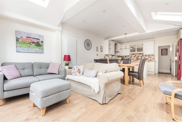 5 bedroom terraced house to rent - Photo 1