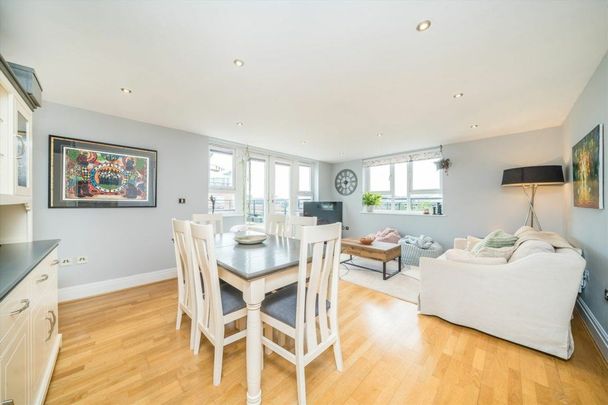 Royal Quarter, Kingston Upon Thames, KT2 - Photo 1