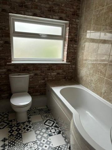 3 bedroom terraced house to rent - Photo 3