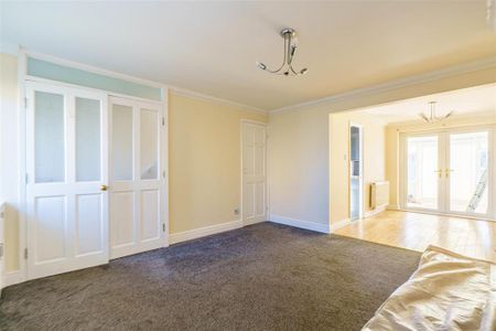 3 bedroom semi-detached house to rent - Photo 5