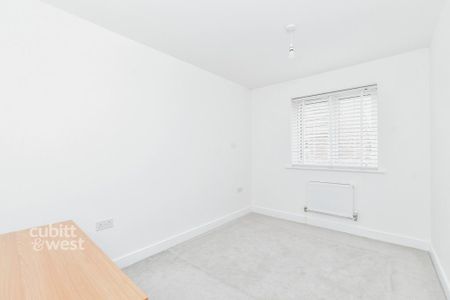 3 bedroom terraced house to rent - Photo 3
