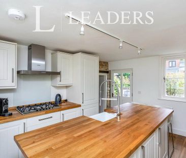 3 bedroom terraced house to rent - Photo 5