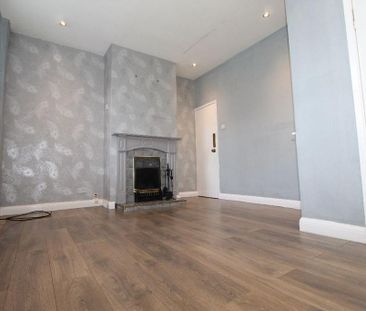 4 bedroom semi-detached house to rent - Photo 2