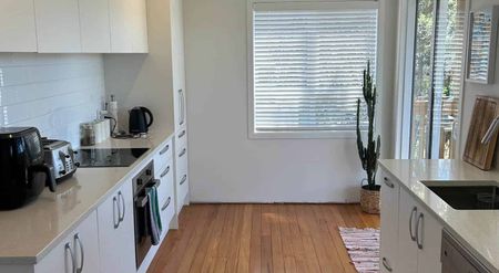 Tidy 3 Bedroom - Photo 4