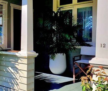 Mt Albert Character Bungalow (incl water & lawns) - Photo 2