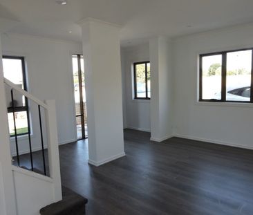 Stunning townhouse in prime location - Photo 2
