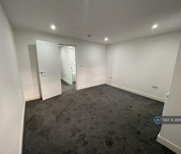 2 bedroom end of terrace house to rent - Photo 5