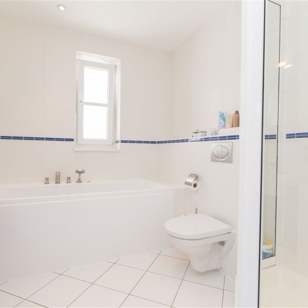 5 Bedroom Detached To Let - Photo 1