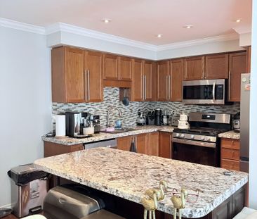 For Lease - 5 King William Crescent Unit# Main Fl, Richmond Hill, O... - Photo 2