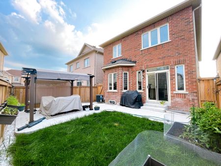 For Lease - 277 Remembrance Road, Brampton, Ontario - Photo 5