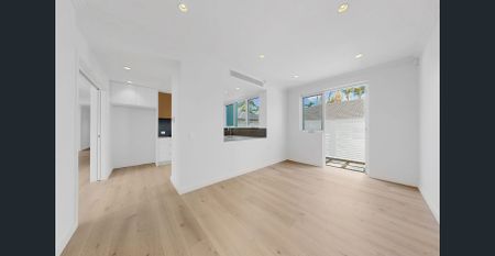 Over 55's LUXURY GROUND LEVEL GARDEN APARTMENT - Photo 3