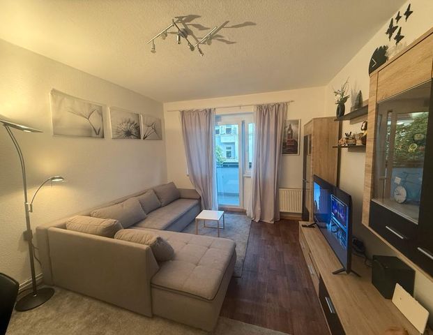 Helle und schöne Wohnung - Photo 1