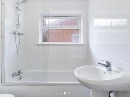 2 bedroom semi-detached house to rent - Photo 4