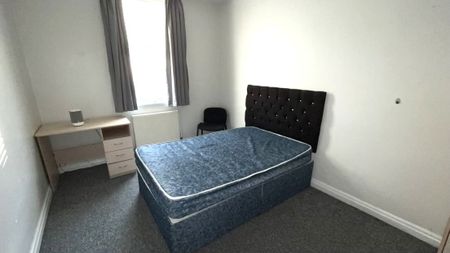 Room 2, 1a, Elmsley Street, Preston - Photo 3