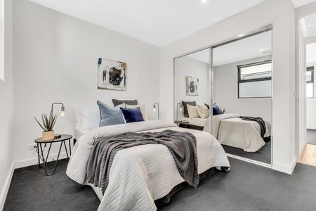 Preston's Best at Your Doorstep - Brilliant Location, Stylish Space - Photo 3