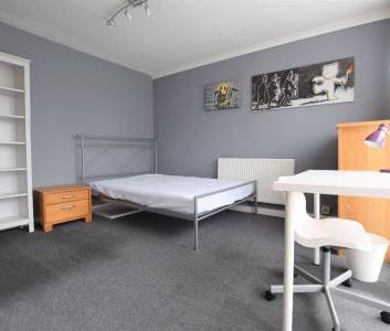 Wemyss Court (Near CCCU) - Photo 3