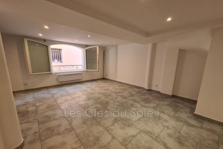 Location appartement 3 pièces 47 m² Bandol - Photo 4