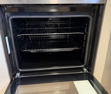 2 Bed Terraced House, Leeds, LS12 - Photo 4