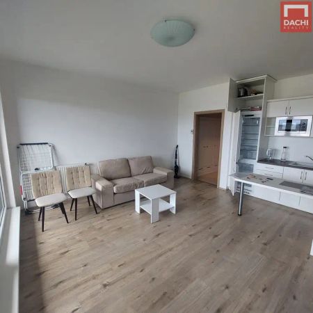 Pronájem zařízeného bytu 1+kk s lodžií v 5. NP, Olomouc, ul. Gen. Píky - Photo 2