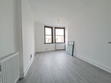 Two Bedroom Flat To Let West Hendon Broadway NW9 - Photo 4