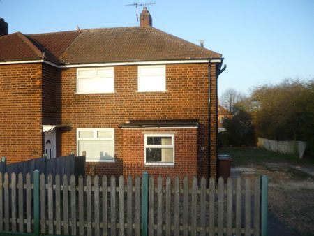 Rockingham Road, Corby - Photo 3