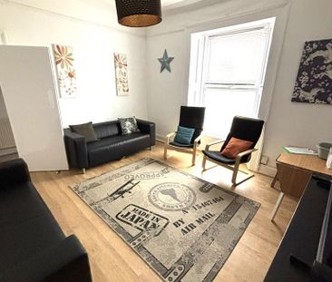 6 bedroom terraced house to rent - Photo 3