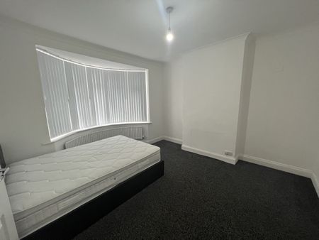 Lady Margaret Road, Greater London, UB1 - Photo 3