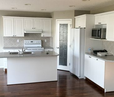 Beautiful Home For Rent In Cranston. - Photo 6