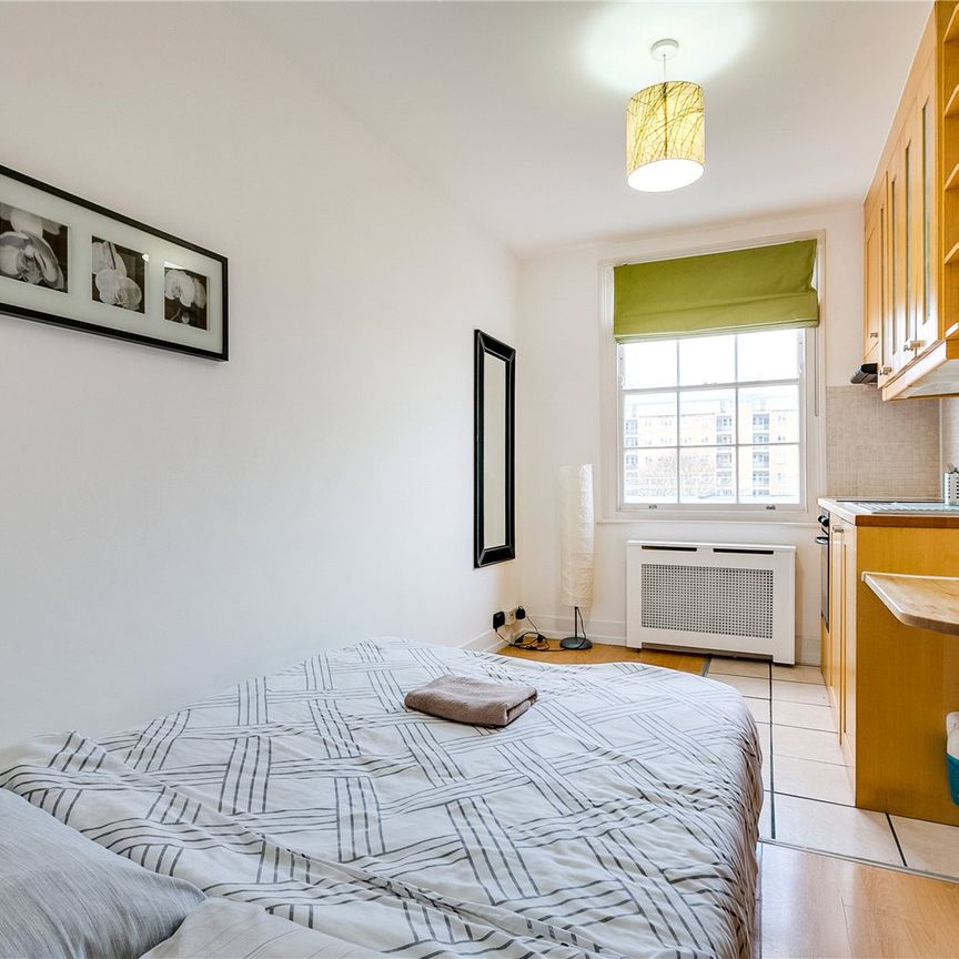 Claverton Street, SW1V, London - Photo 1