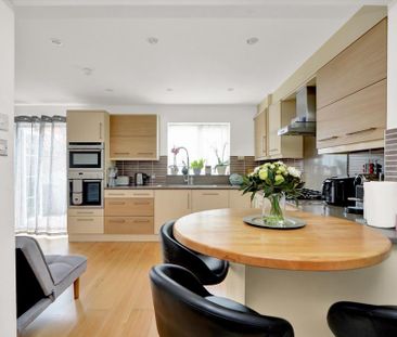 4 bedroom townhouse to rent - Photo 4