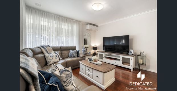 IMMACULATELY PRESENTED HOME IN CONVENIENT KARDINYA LOCATION - Photo 1