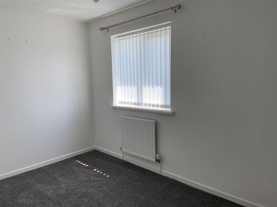 Parc Morlais, Llangennech, Llanelli, Carmarthenshire, SA14 8XZ - Photo 1