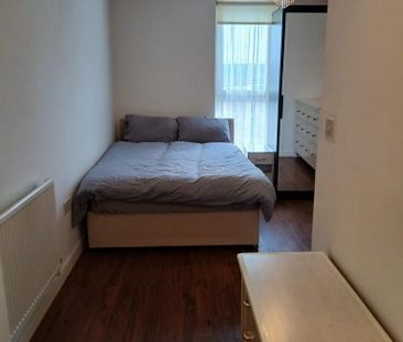 1 bedroom in a house share to rent - Photo 3