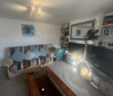 4 bedroom terraced house to rent - Photo 3