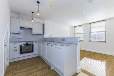 maisonette to rent Windsor Street, KT16 - Photo 3