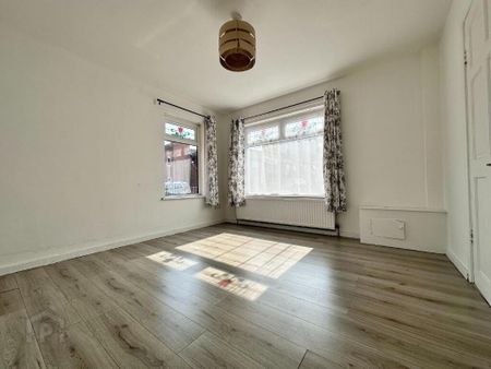 1 Matilda Gardens, Belfast, BT12 5NP - Photo 3